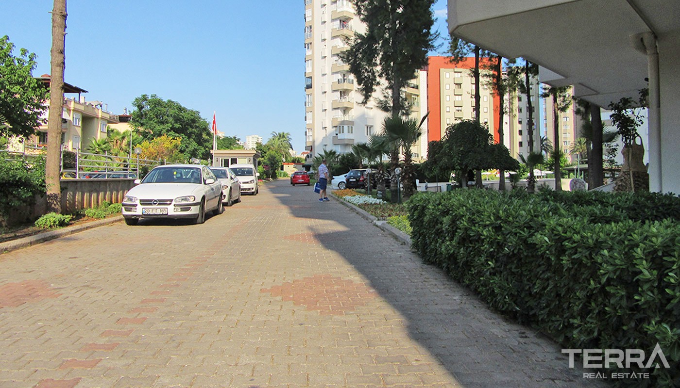 Seafront Antalya Apartment with Prime Location in Lara - 33385