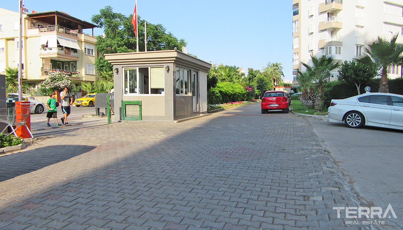 Seafront Antalya Apartment with Prime Location in Lara - 33386