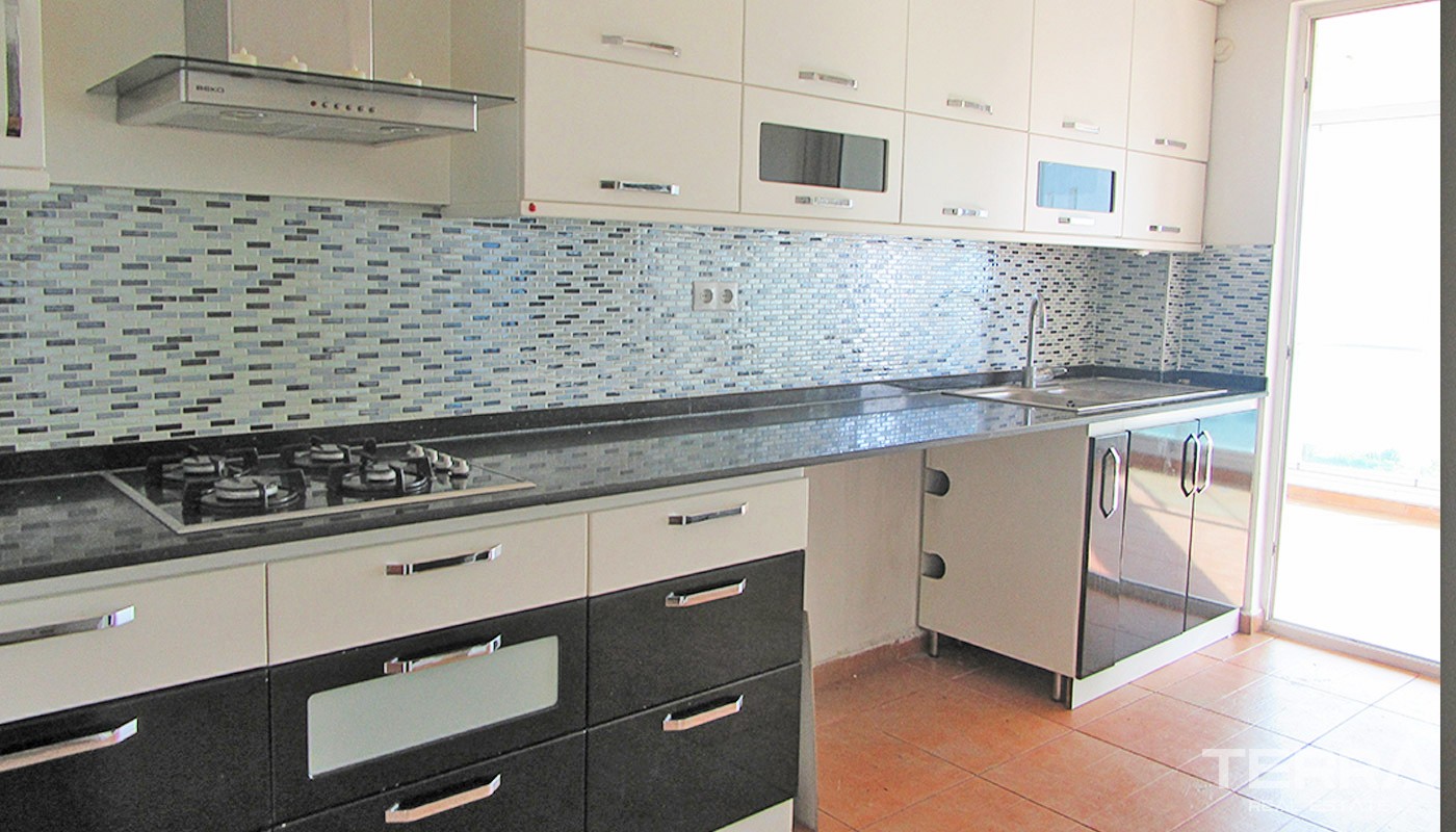 Seafront Antalya Apartment with Prime Location in Lara - 33395