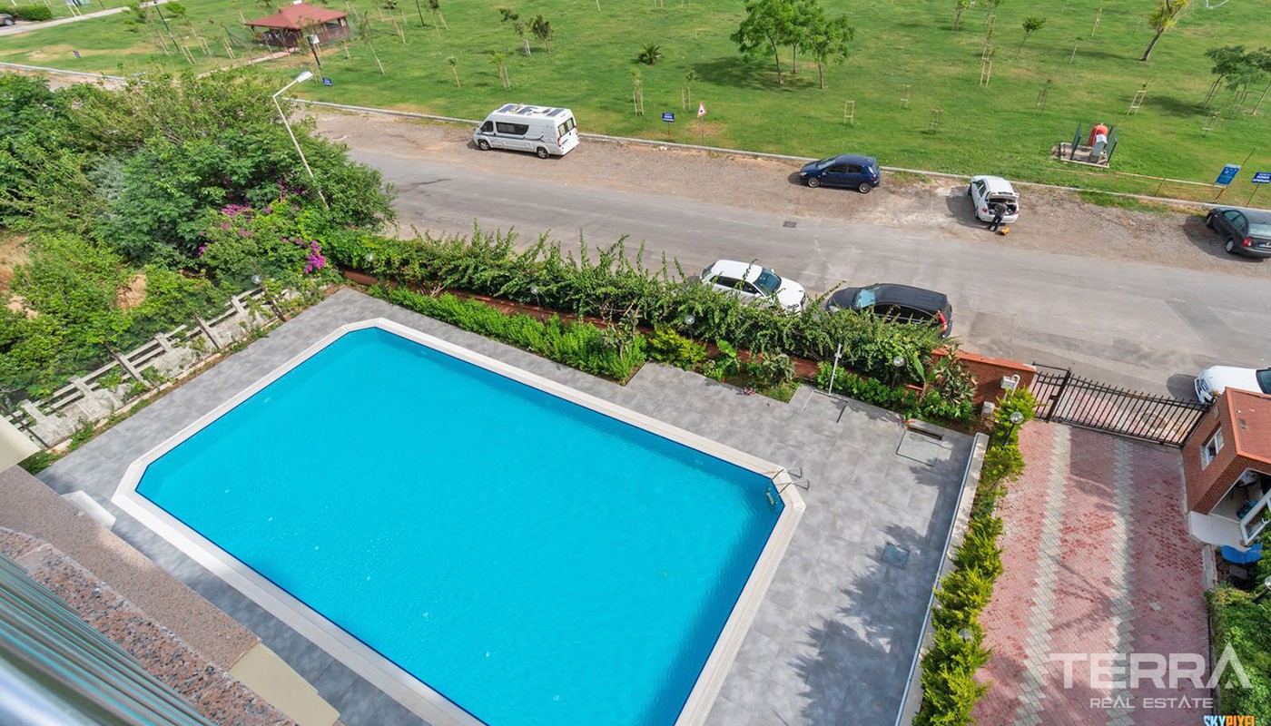Unlimited Sea View Apartment in a Prestigious Area of Antalya Lara - 33418