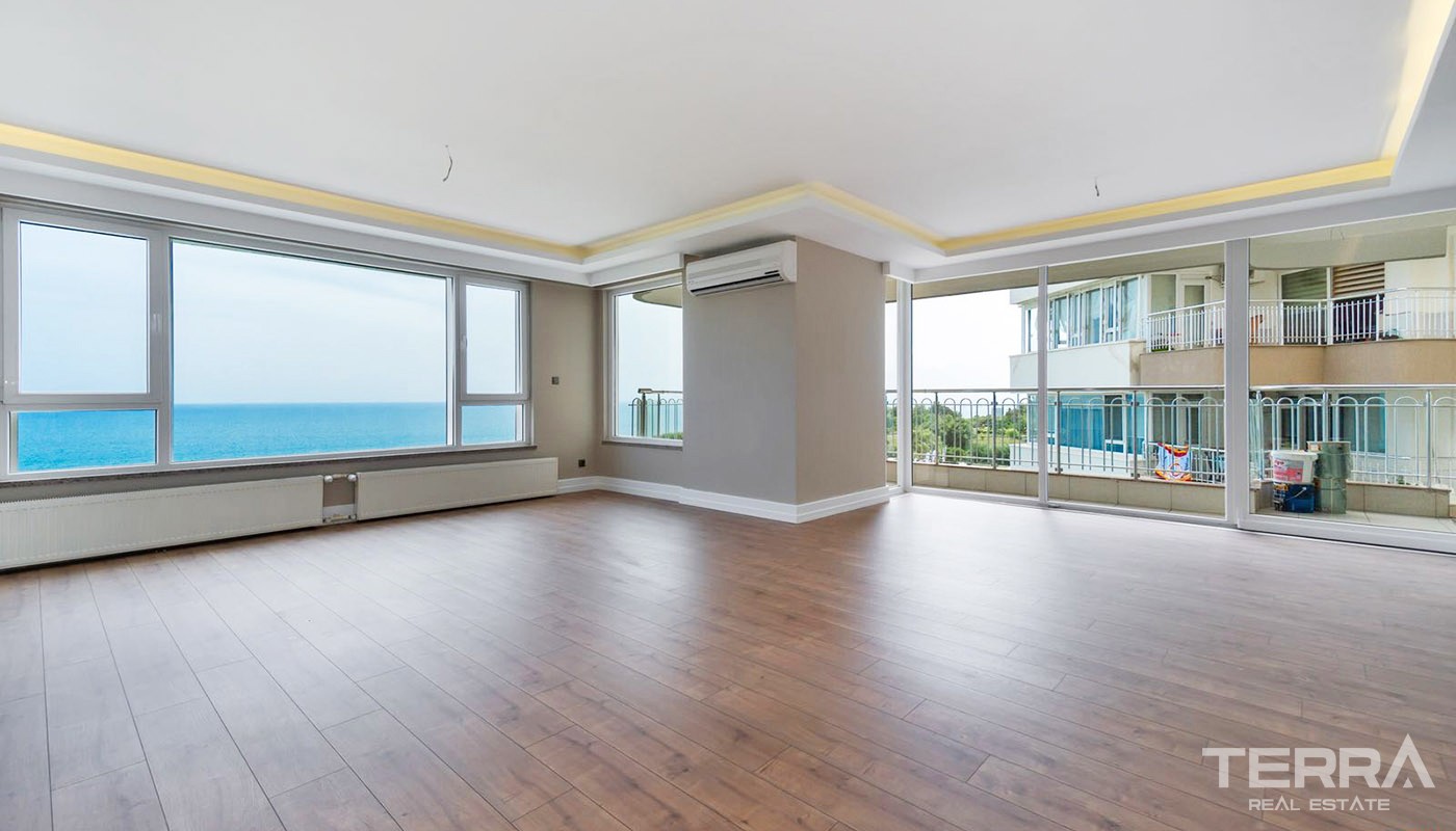 Unlimited Sea View Apartment in a Prestigious Area of Antalya Lara - 33420