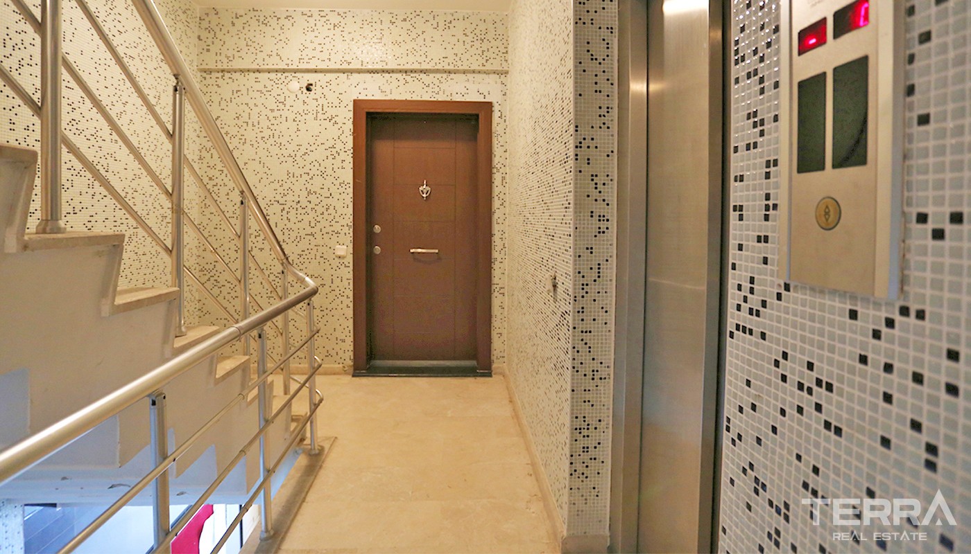 Unlimited Sea View Apartment in a Prestigious Area of Antalya Lara - 33424