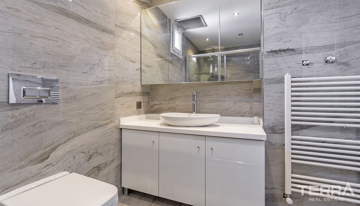 Unlimited Sea View Apartment in a Prestigious Area of Antalya Lara - 33433