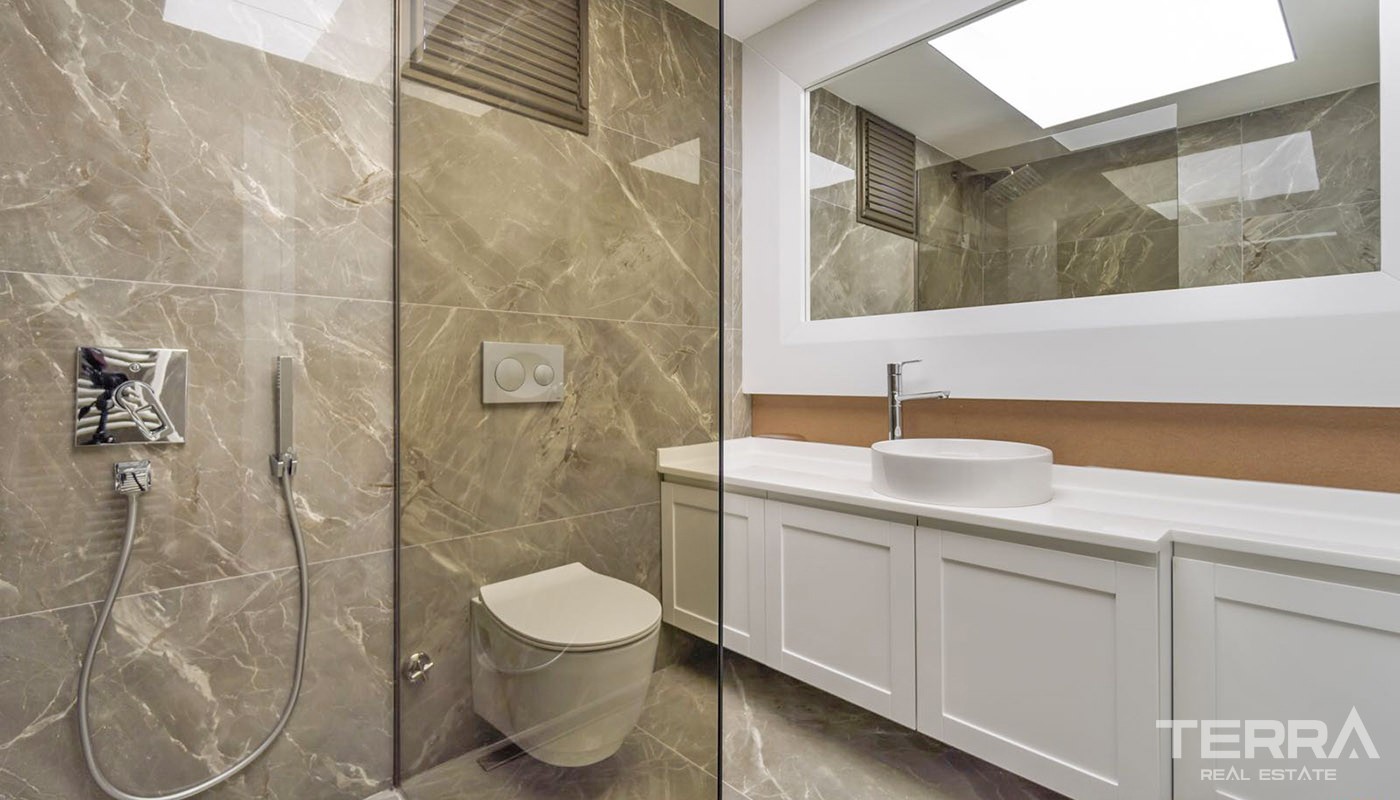 Unlimited Sea View Apartment in a Prestigious Area of Antalya Lara - 33436