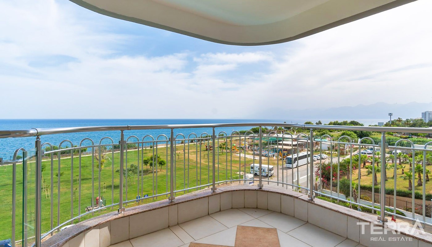 Unlimited Sea View Apartment in a Prestigious Area of Antalya Lara - 33439