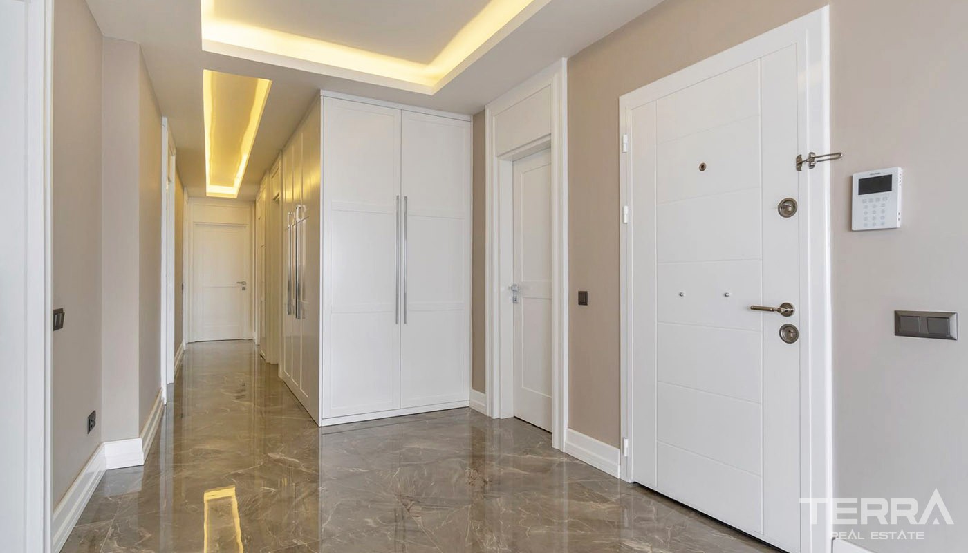 Unlimited Sea View Apartment in a Prestigious Area of Antalya Lara - 33440