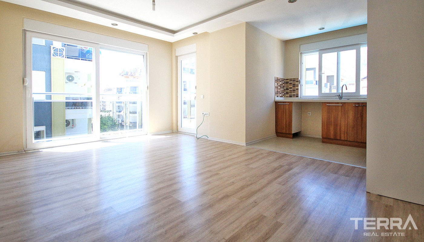 Affordable Antalya Flat for Sale Located Close to Konyaaltı Beach - 33545