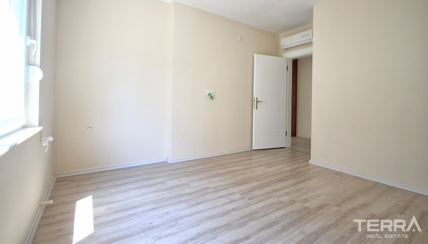 Affordable Antalya Flat for Sale Located Close to Konyaaltı Beach - 33563