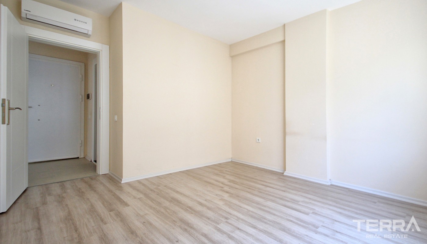 Affordable Antalya Flat for Sale Located Close to Konyaaltı Beach - 33564