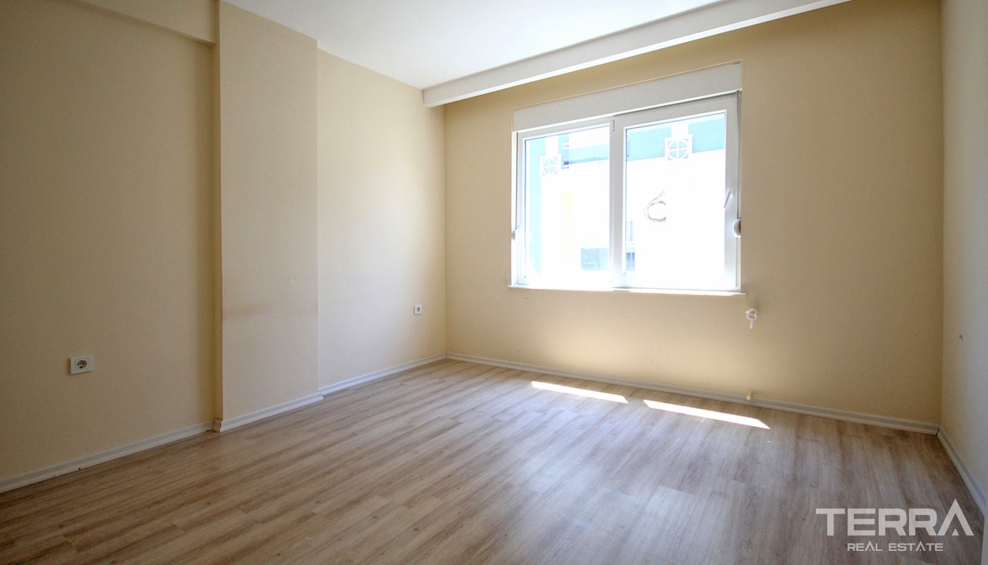 Affordable Antalya Flat for Sale Located Close to Konyaaltı Beach - 33566