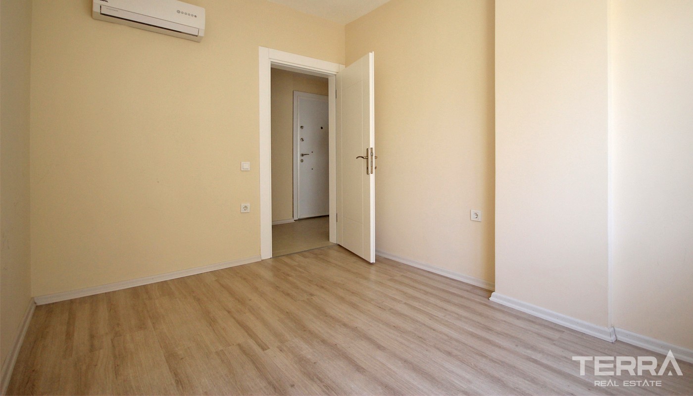 Affordable Antalya Flat for Sale Located Close to Konyaaltı Beach - 33567