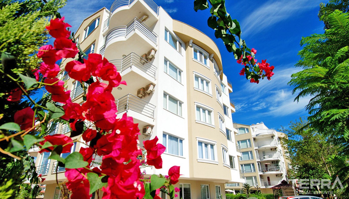 Family Apartment for Sale in Antalya Konyaaltı near the Beach - 33611