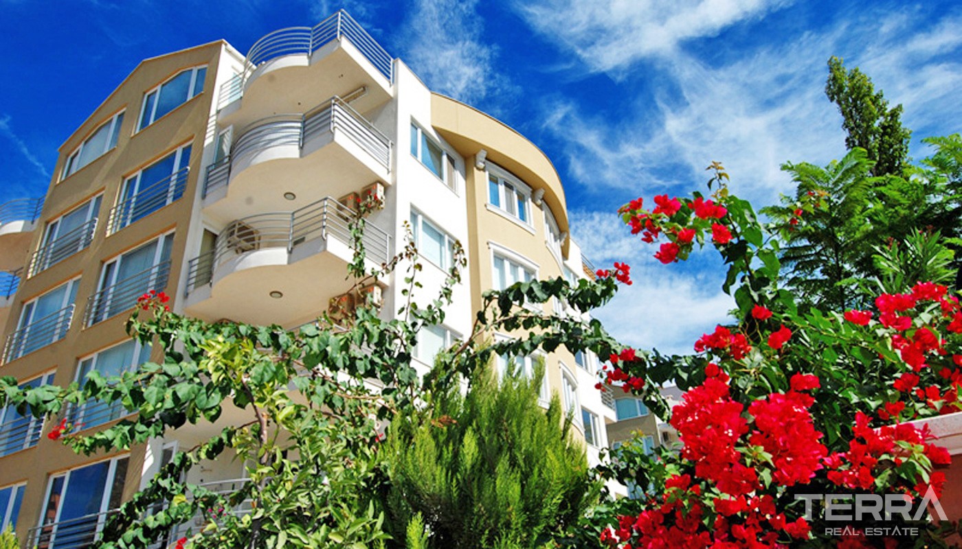 Family Apartment for Sale in Antalya Konyaaltı near the Beach - 33615
