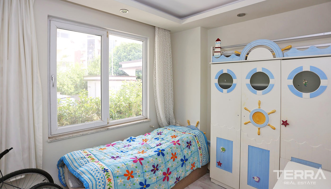Family Apartment for Sale in Antalya Konyaaltı near the Beach - 33628