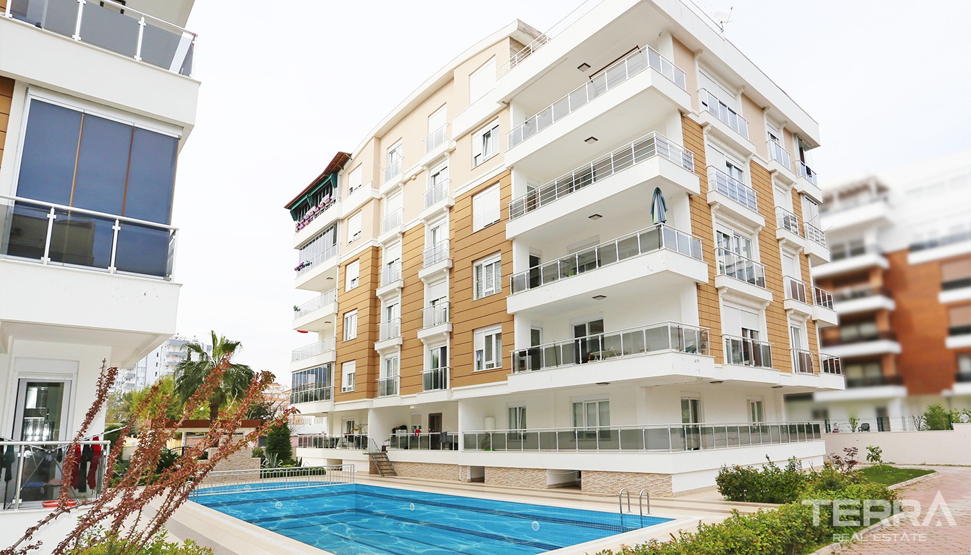 Furnished Penthouse Apartment in Antalya Located 400 m to the Beach