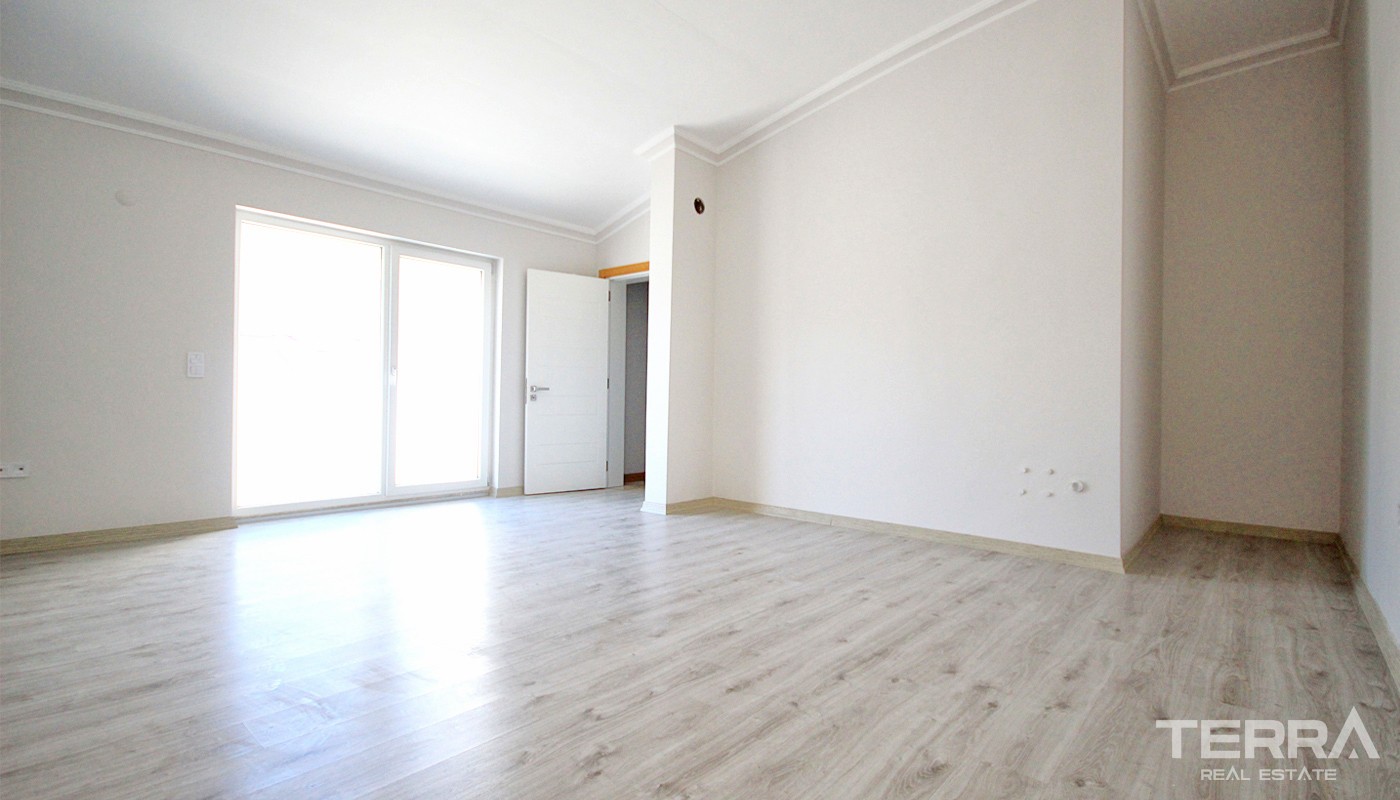 Ready Antalya Flats for Sale Located 600 m from Konyaaltı Beach - 34063