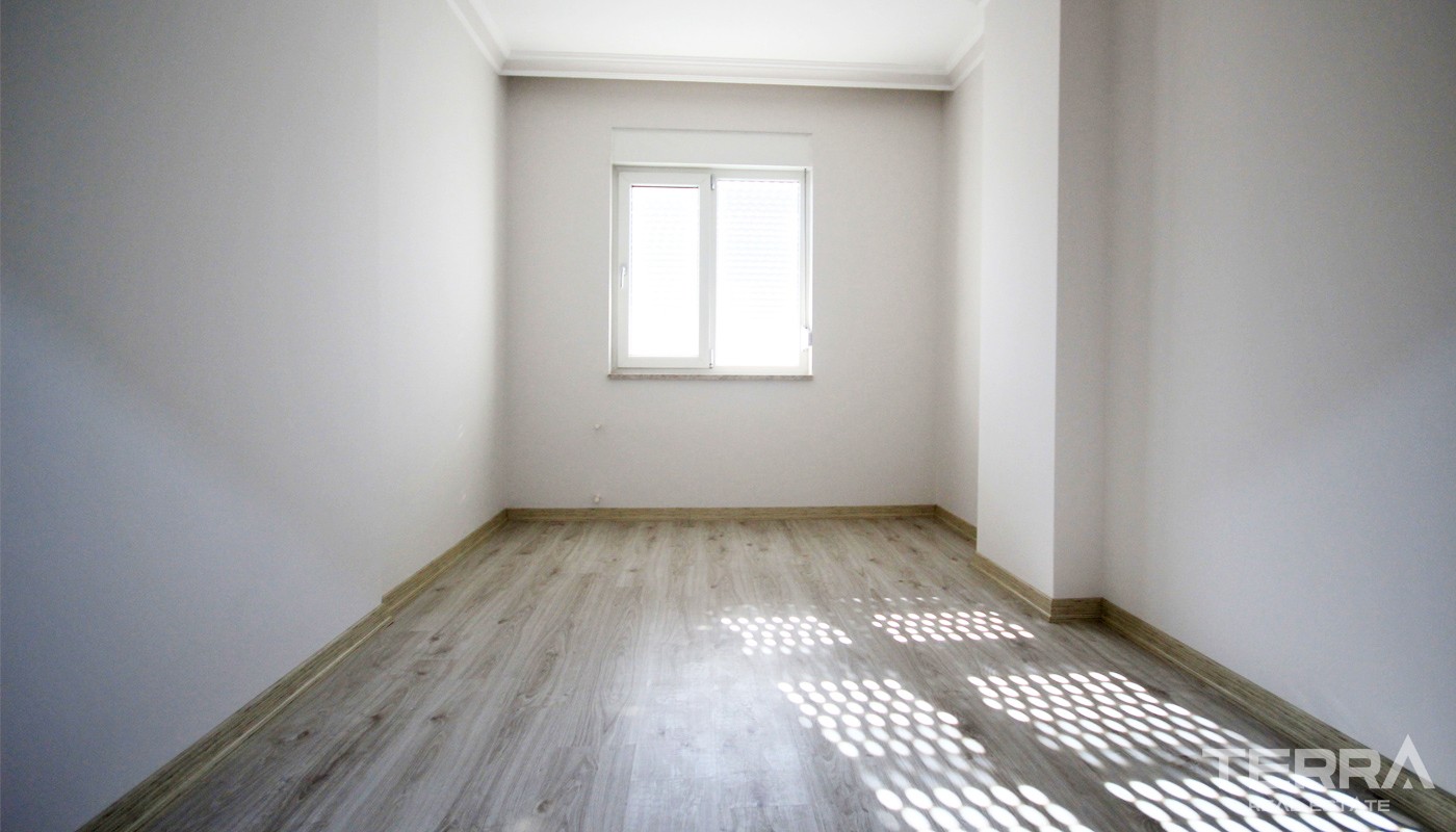 Ready Antalya Flats for Sale Located 600 m from Konyaaltı Beach - 34068