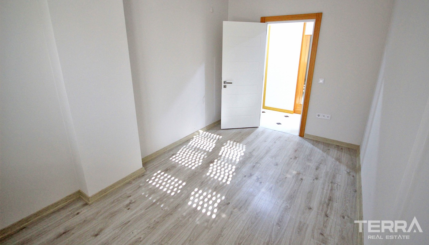 Ready Antalya Flats for Sale Located 600 m from Konyaaltı Beach - 34072