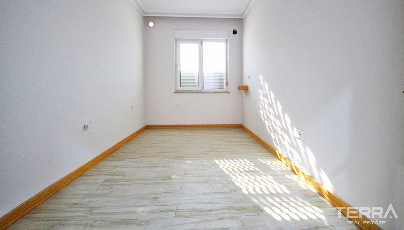 Ready Antalya Flats for Sale Located 600 m from Konyaaltı Beach - 34073