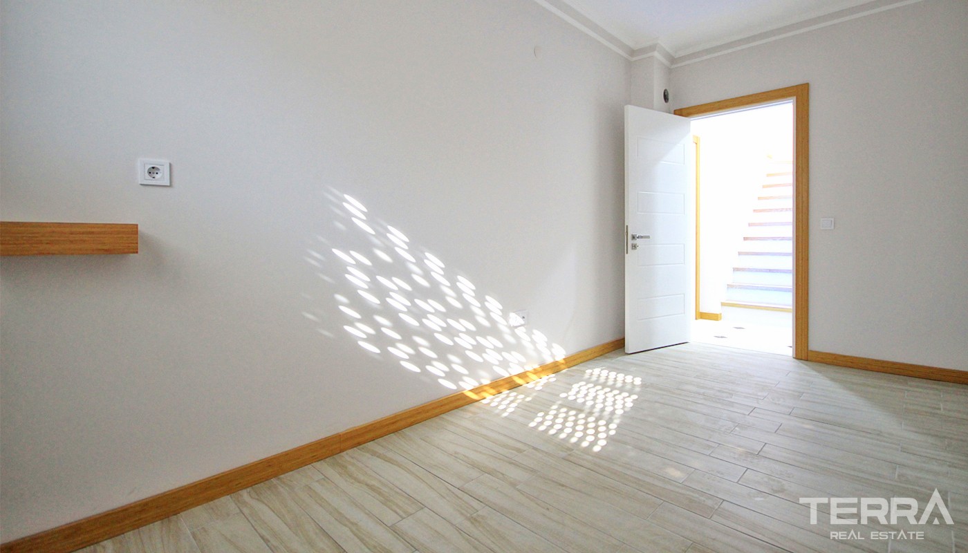 Ready Antalya Flats for Sale Located 600 m from Konyaaltı Beach - 34075