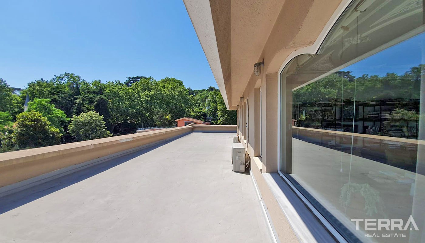 Exclusive Penthouse with Prestigious Location in Yeniköy Istanbul - 34323