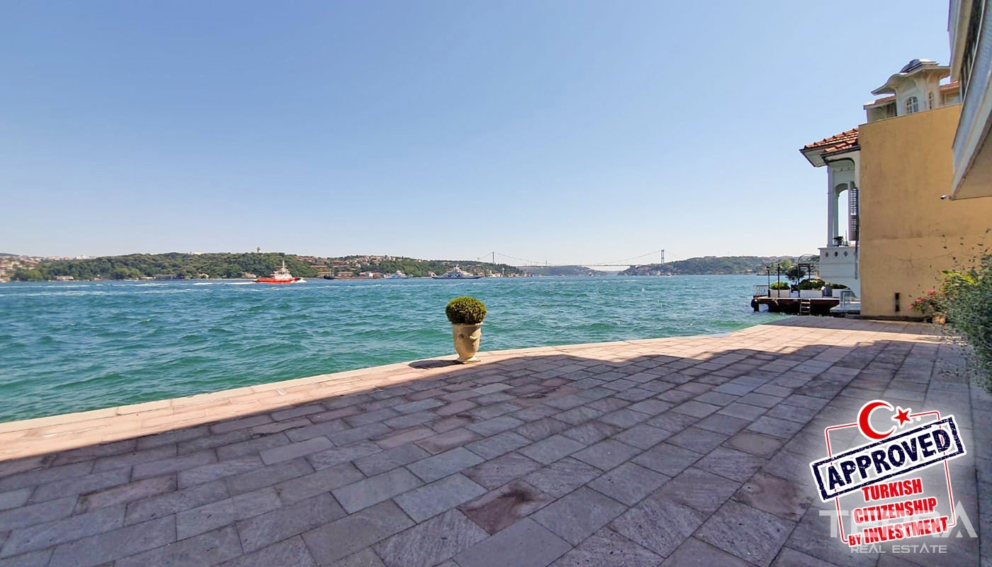 Exclusive Penthouse with Prestigious Location in Yeniköy Istanbul