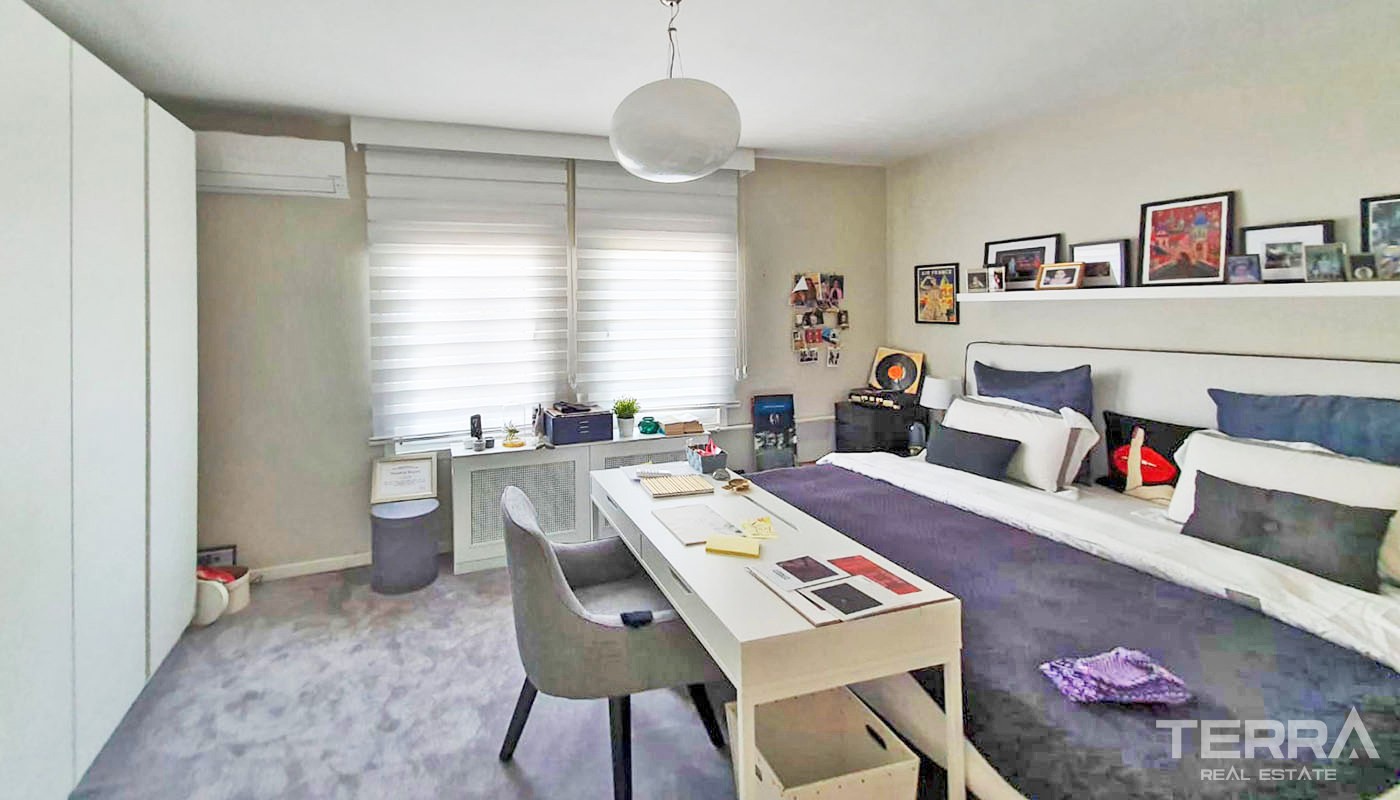 Exclusive Penthouse with Prestigious Location in Yeniköy Istanbul - 34332