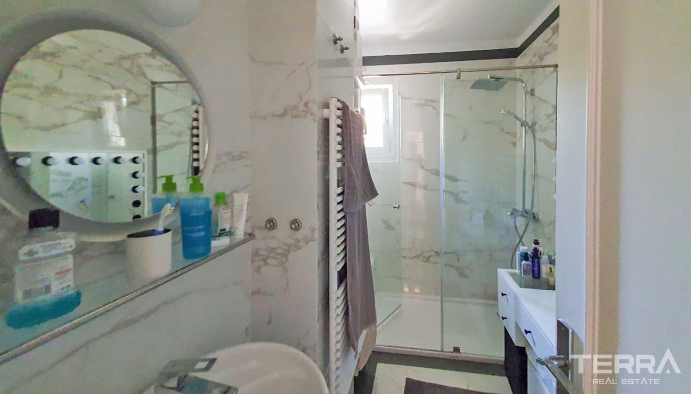 Exclusive Penthouse with Prestigious Location in Yeniköy Istanbul - 34335