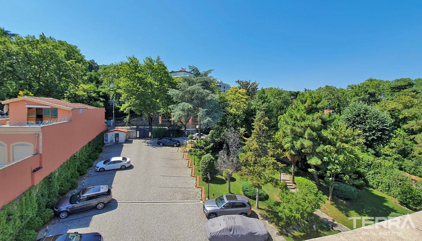 Exclusive Penthouse with Prestigious Location in Yeniköy Istanbul - 34339