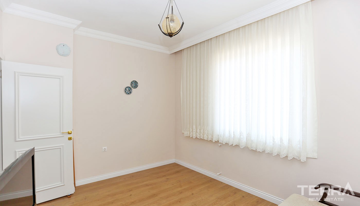 Resale Detached House with Spacious Garden in Döşemealtı Antalya - 34483