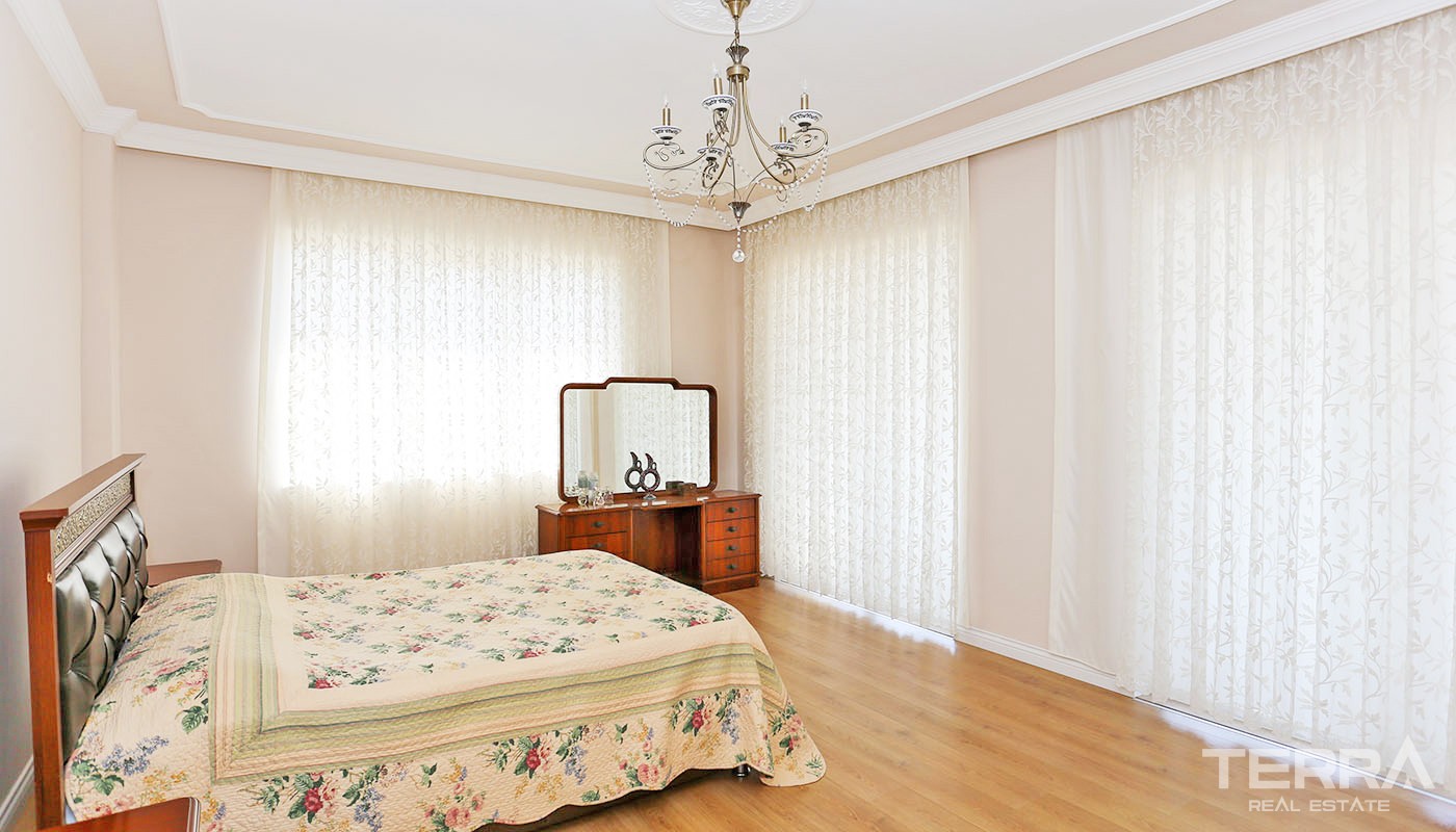 Resale Detached House with Spacious Garden in Döşemealtı Antalya - 34485