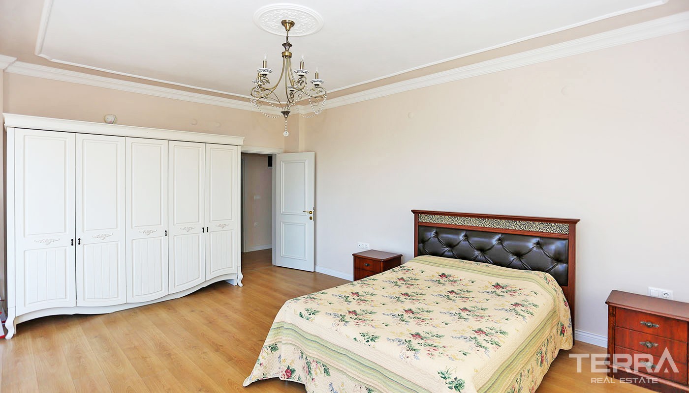 Resale Detached House with Spacious Garden in Döşemealtı Antalya - 34486