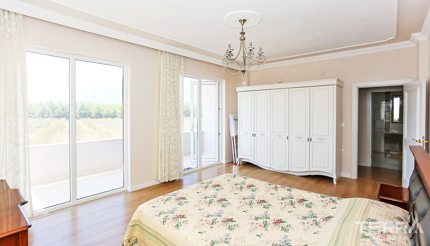 Resale Detached House with Spacious Garden in Döşemealtı Antalya - 34487