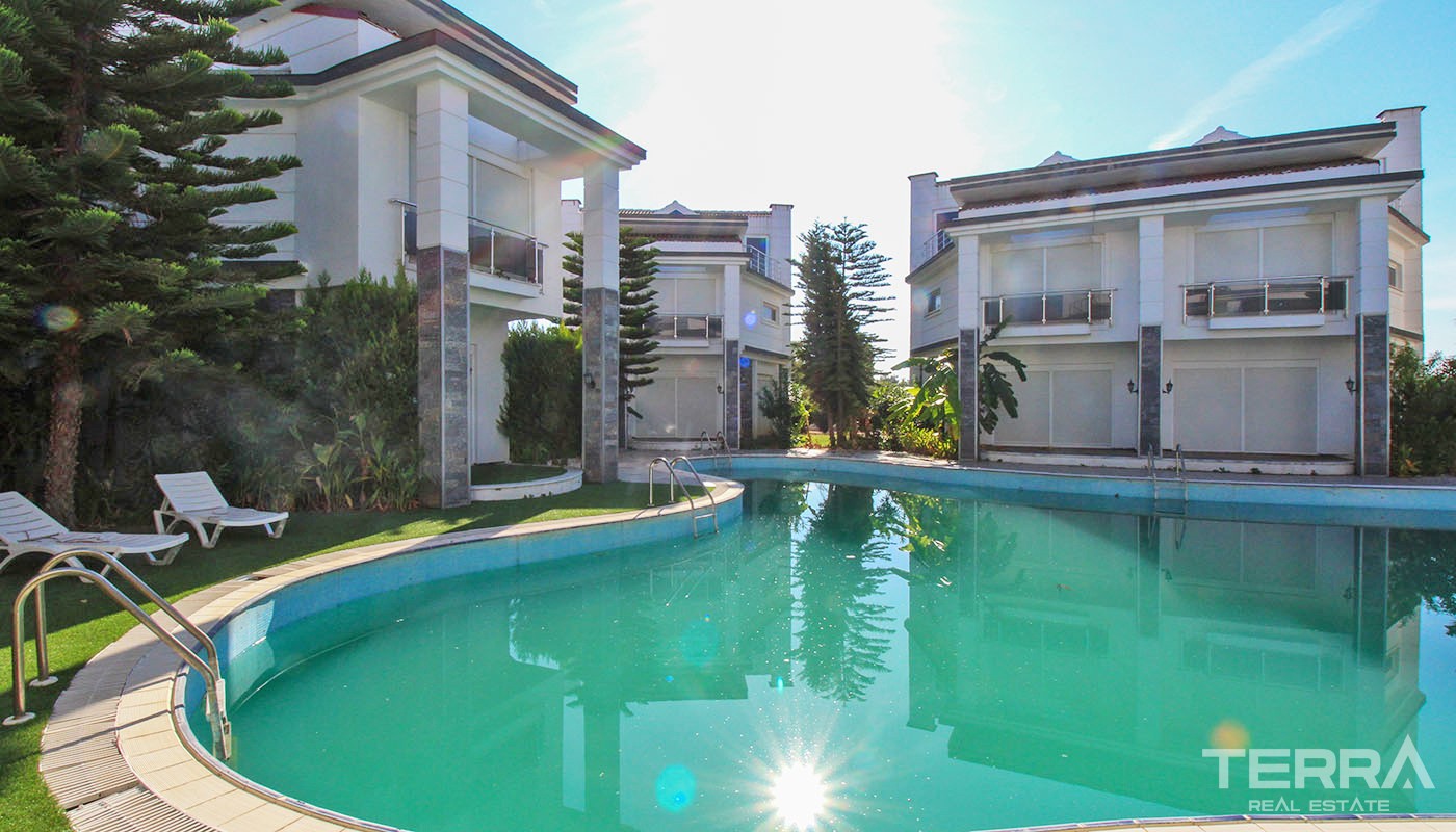 High-quality Villas in Antalya Located at a Prestigious area in Lara - 34582