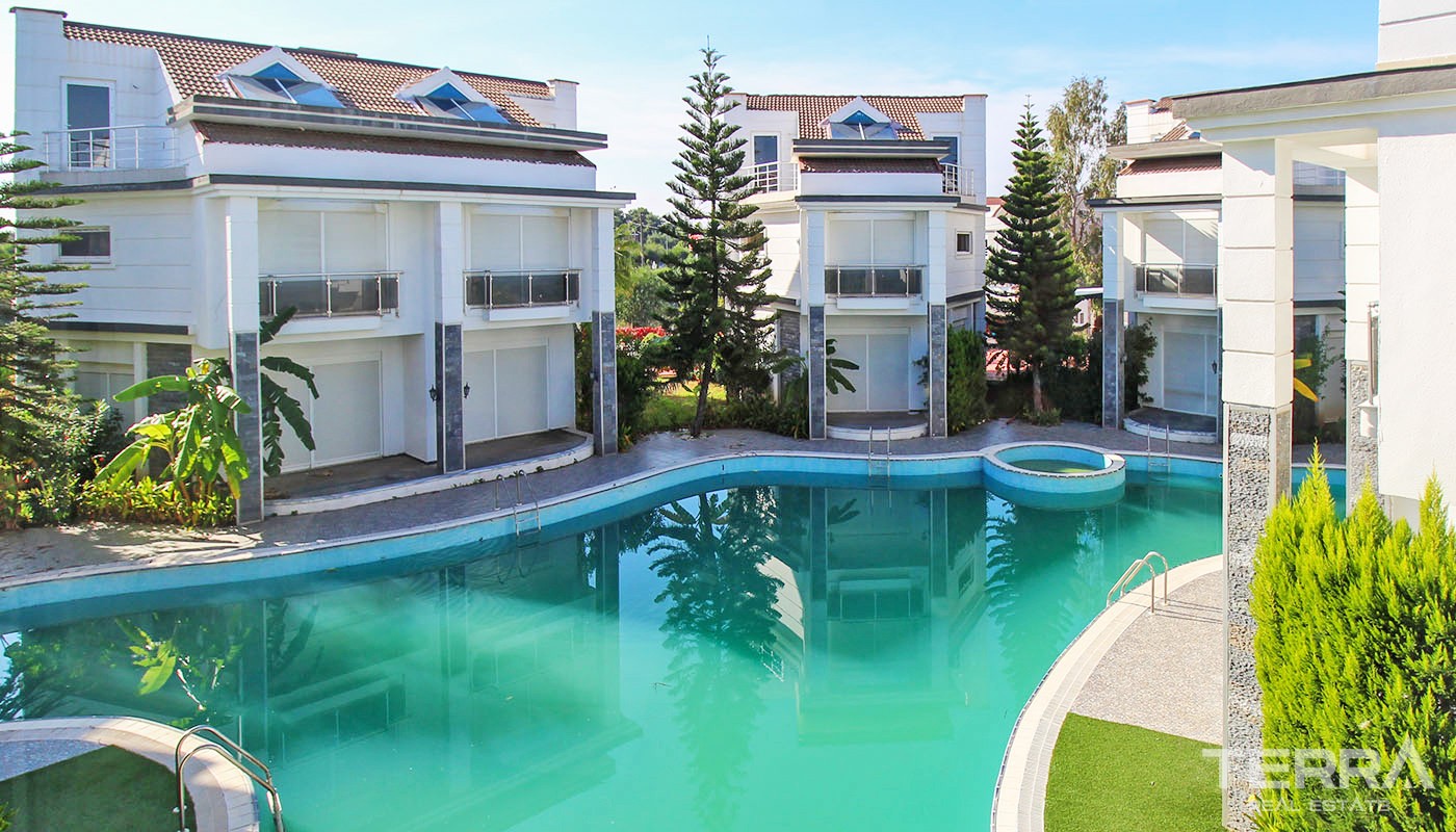 Luxury Villas with Spacious Interiors and Jacuzzi in Güzeloba Lara