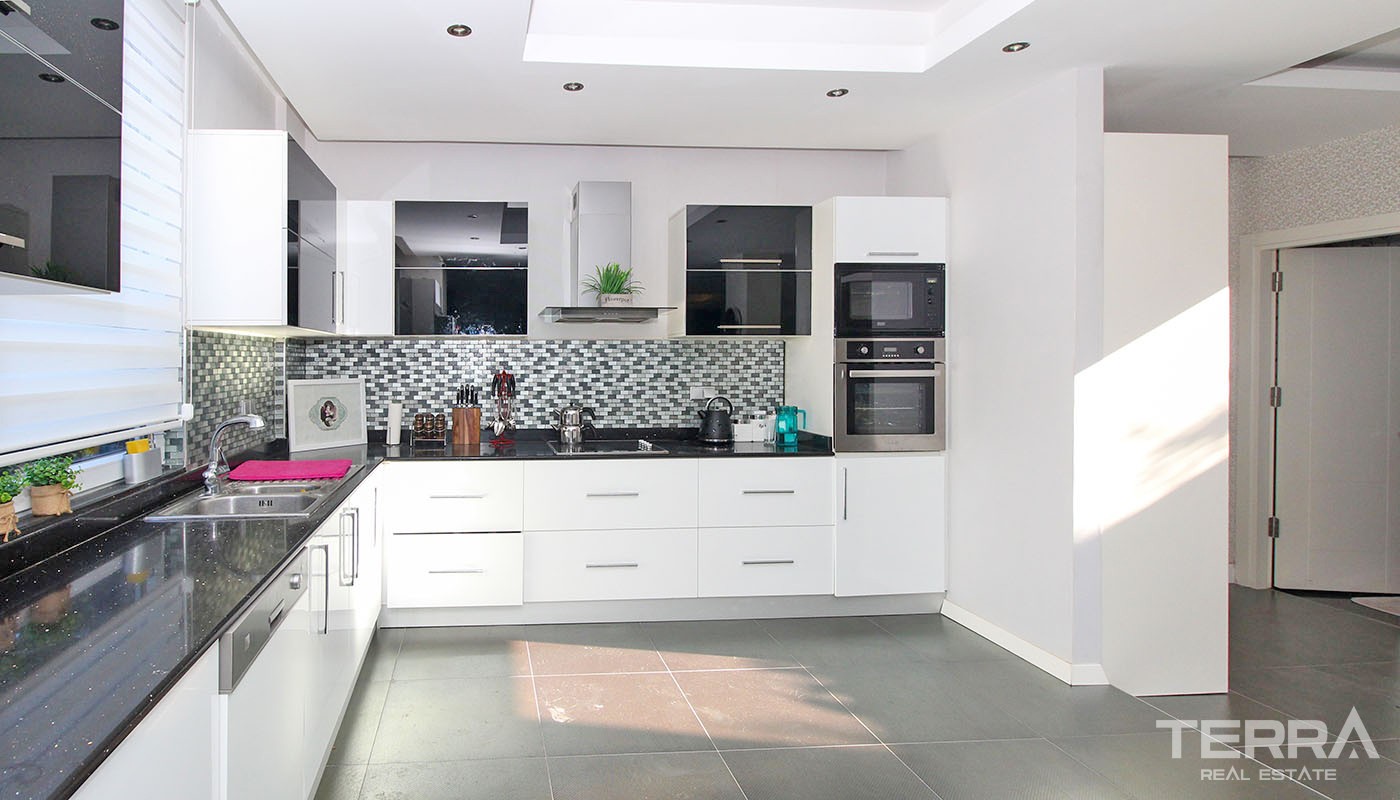 High-quality Villas in Antalya Located at a Prestigious area in Lara - 34591