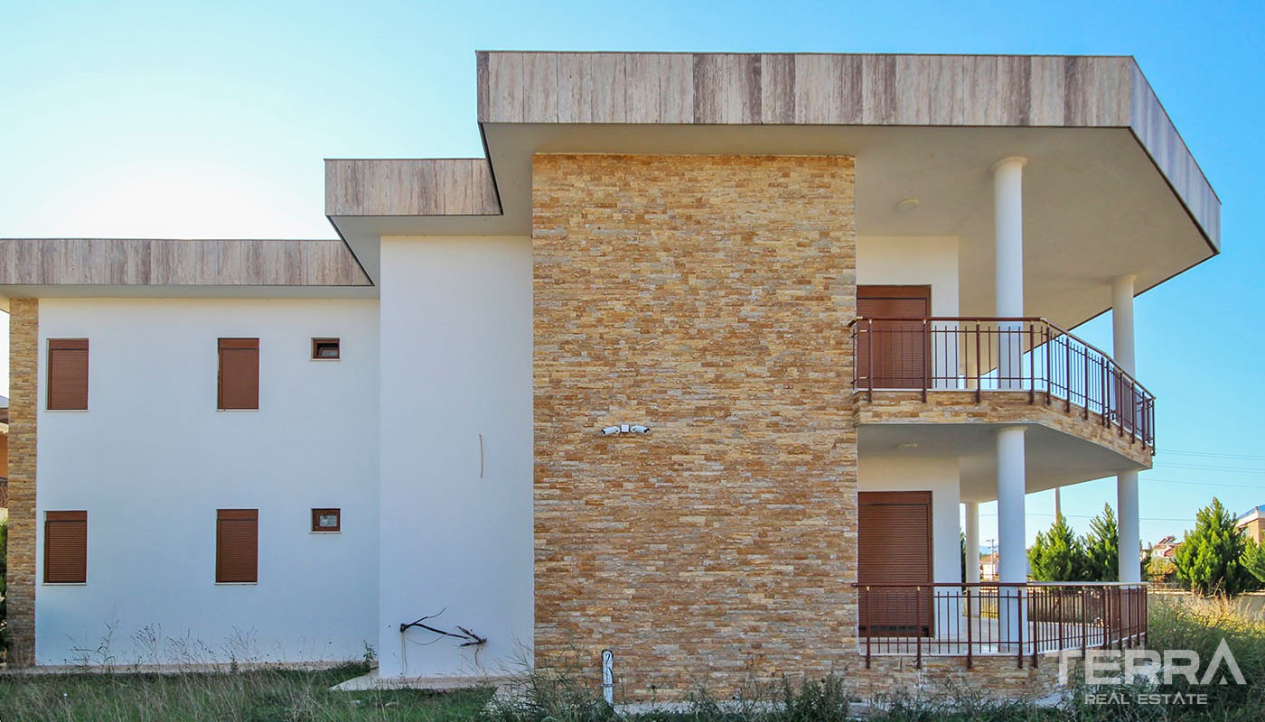 First-class Villa for Sale in Antalya Döşemealtı with Private Pool - 34721