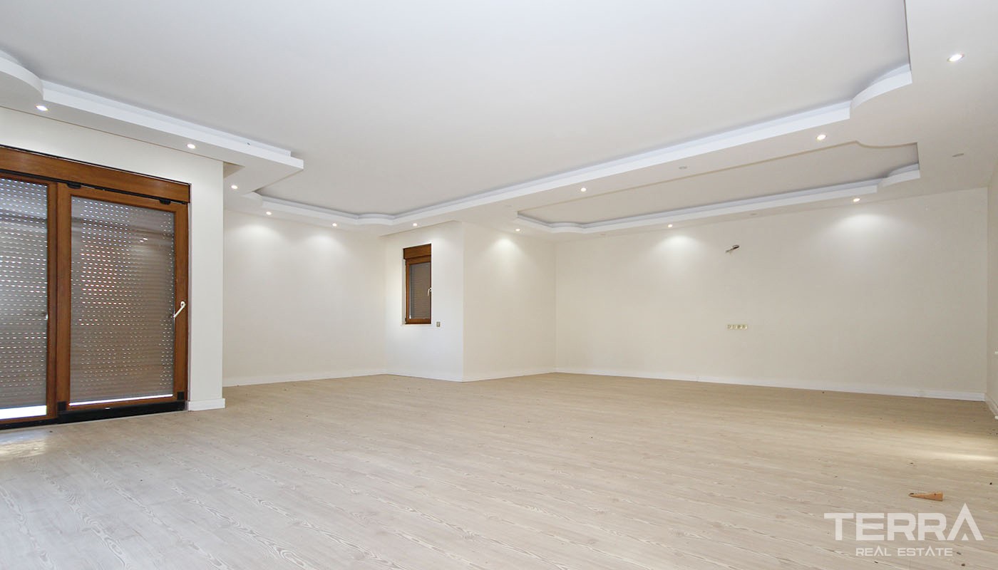 First-class Villa for Sale in Antalya Döşemealtı with Private Pool - 34727