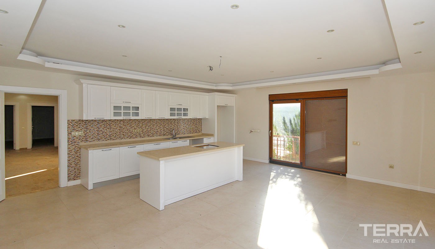 First-class Villa for Sale in Antalya Döşemealtı with Private Pool - 34729