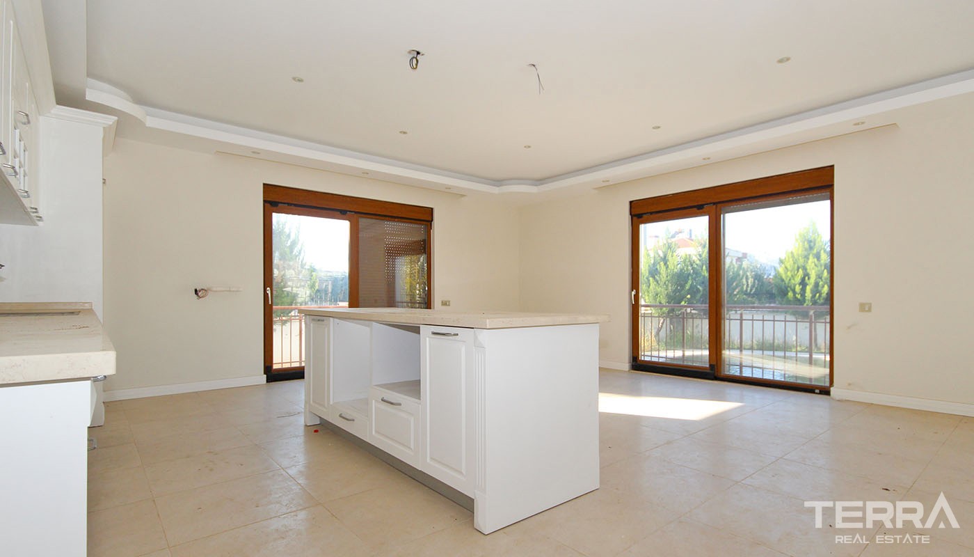 First-class Villa for Sale in Antalya Döşemealtı with Private Pool - 34730
