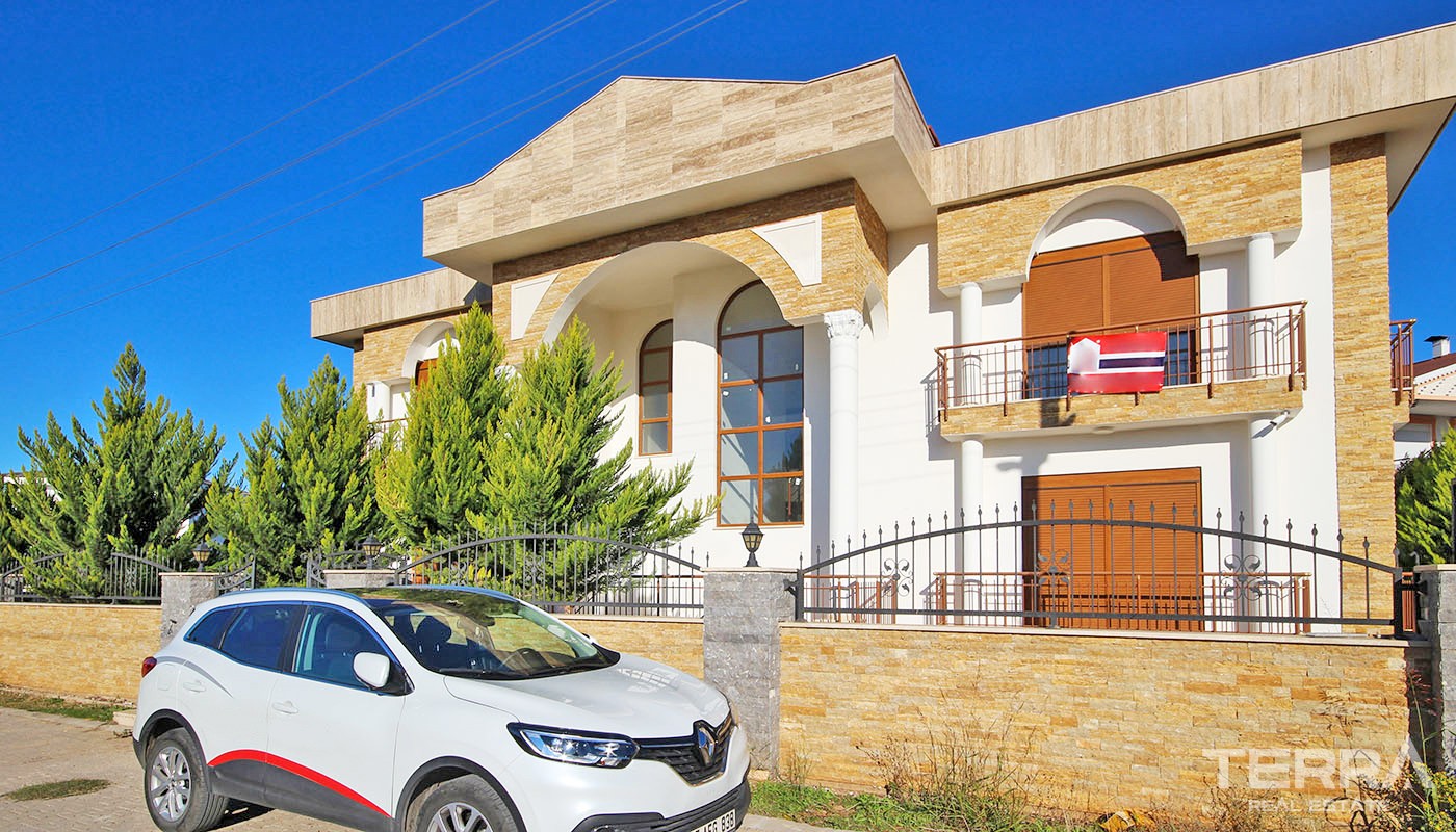First-class Villa for Sale in Antalya Döşemealtı with Private Pool - 34731