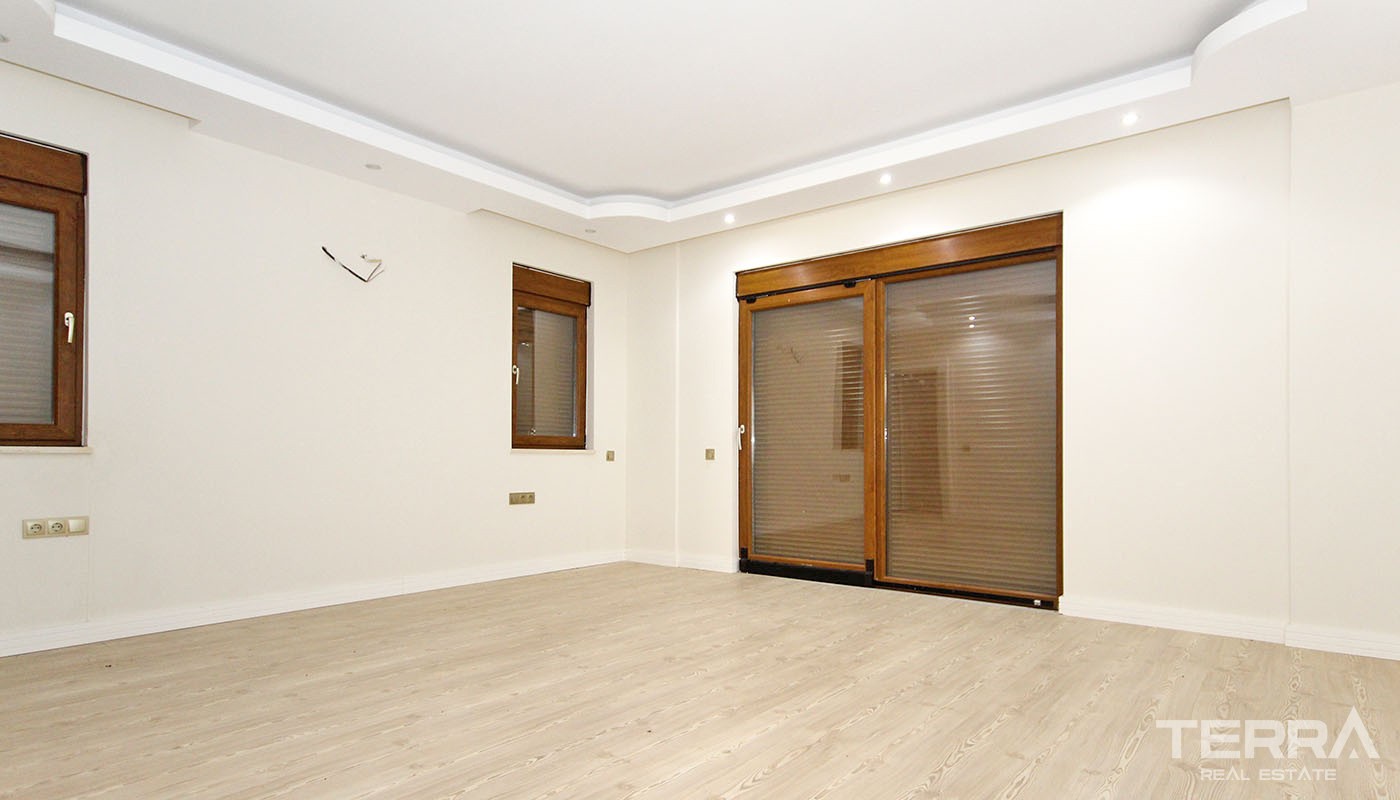 First-class Villa for Sale in Antalya Döşemealtı with Private Pool - 34734