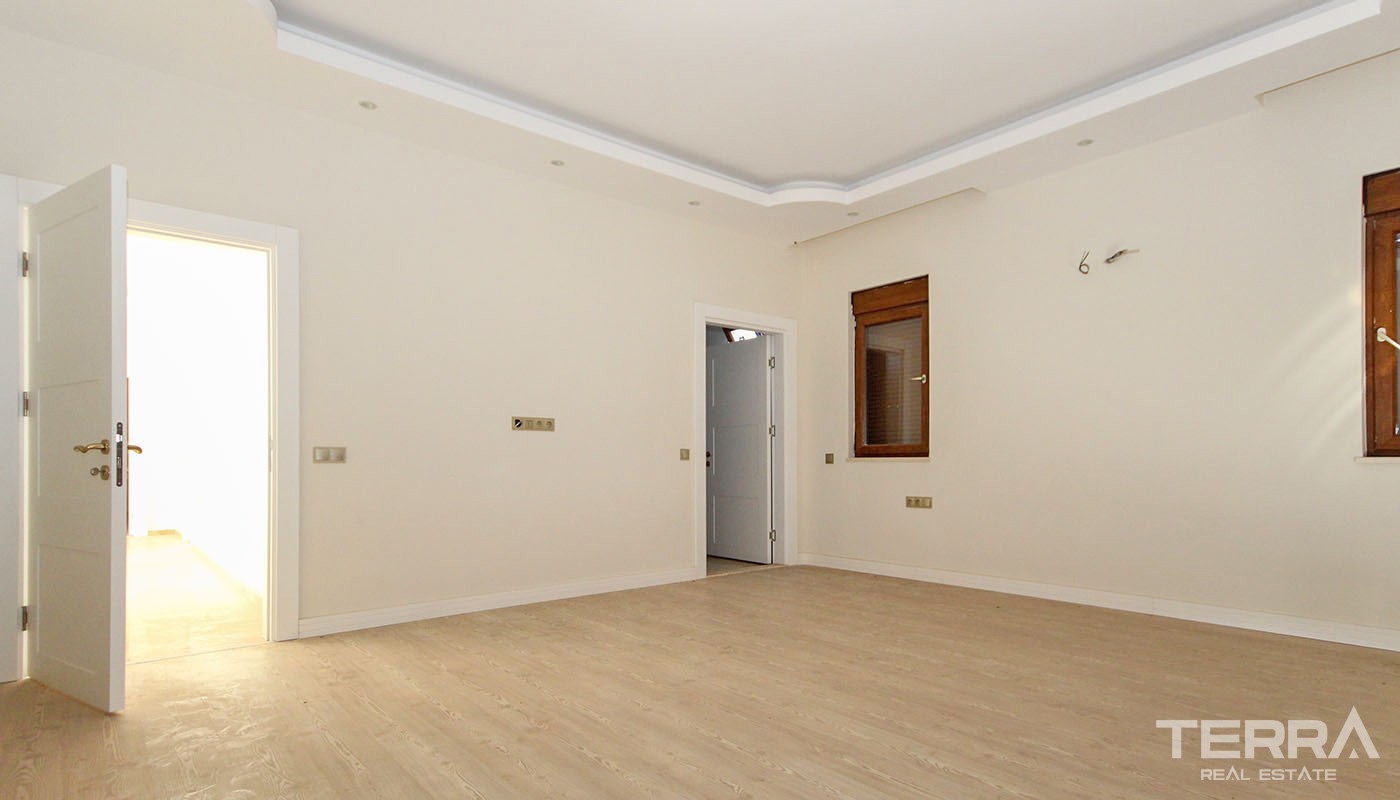 First-class Villa for Sale in Antalya Döşemealtı with Private Pool - 34736