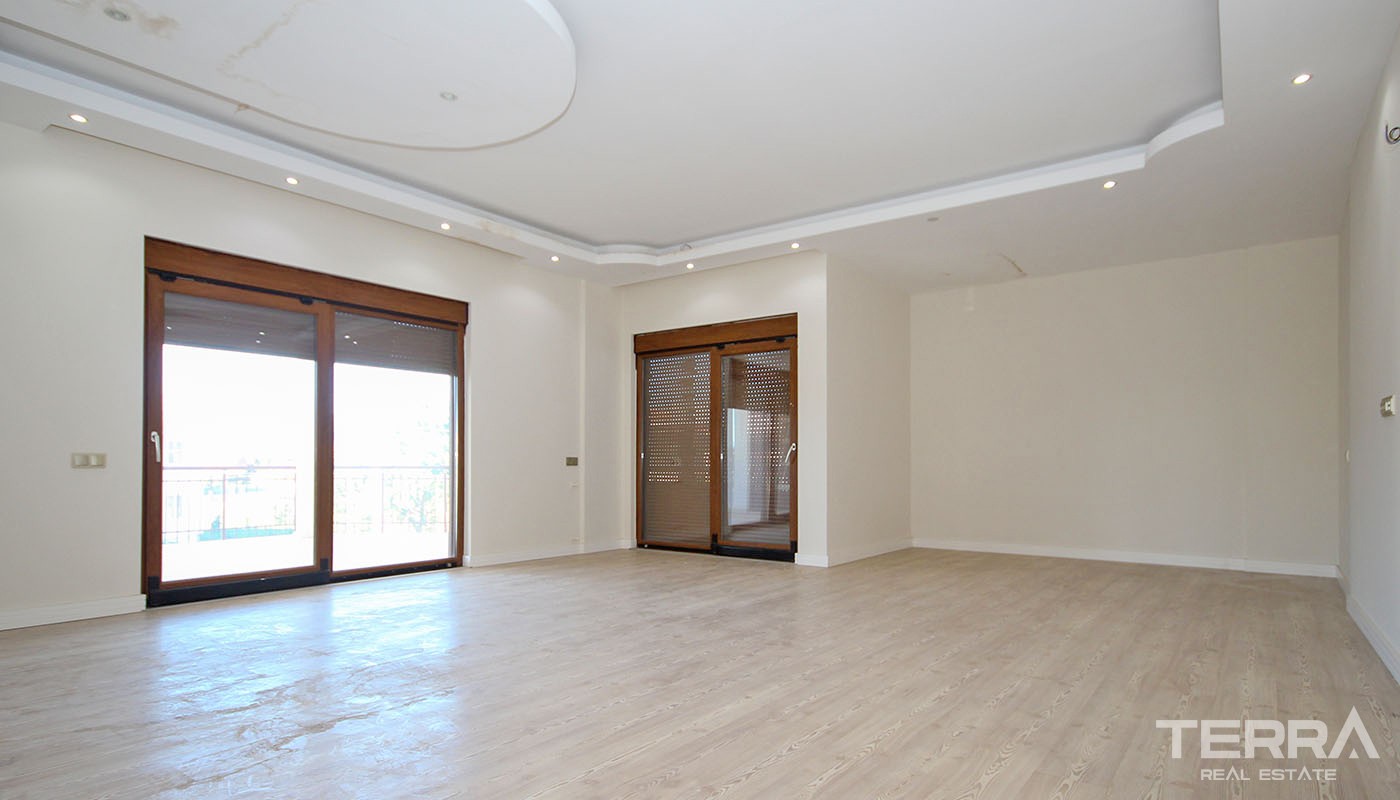 First-class Villa for Sale in Antalya Döşemealtı with Private Pool - 34740