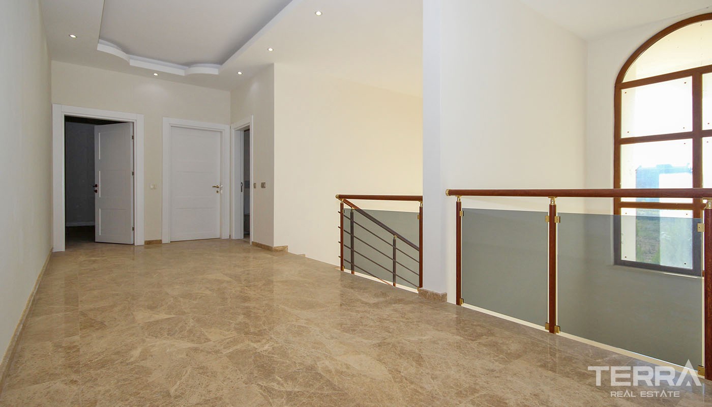 First-class Villa for Sale in Antalya Döşemealtı with Private Pool - 34750