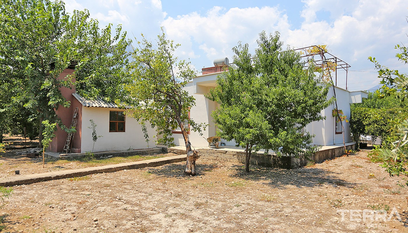 Resale House with Large Plot for Sale in Konyaaltı Antalya - 34847