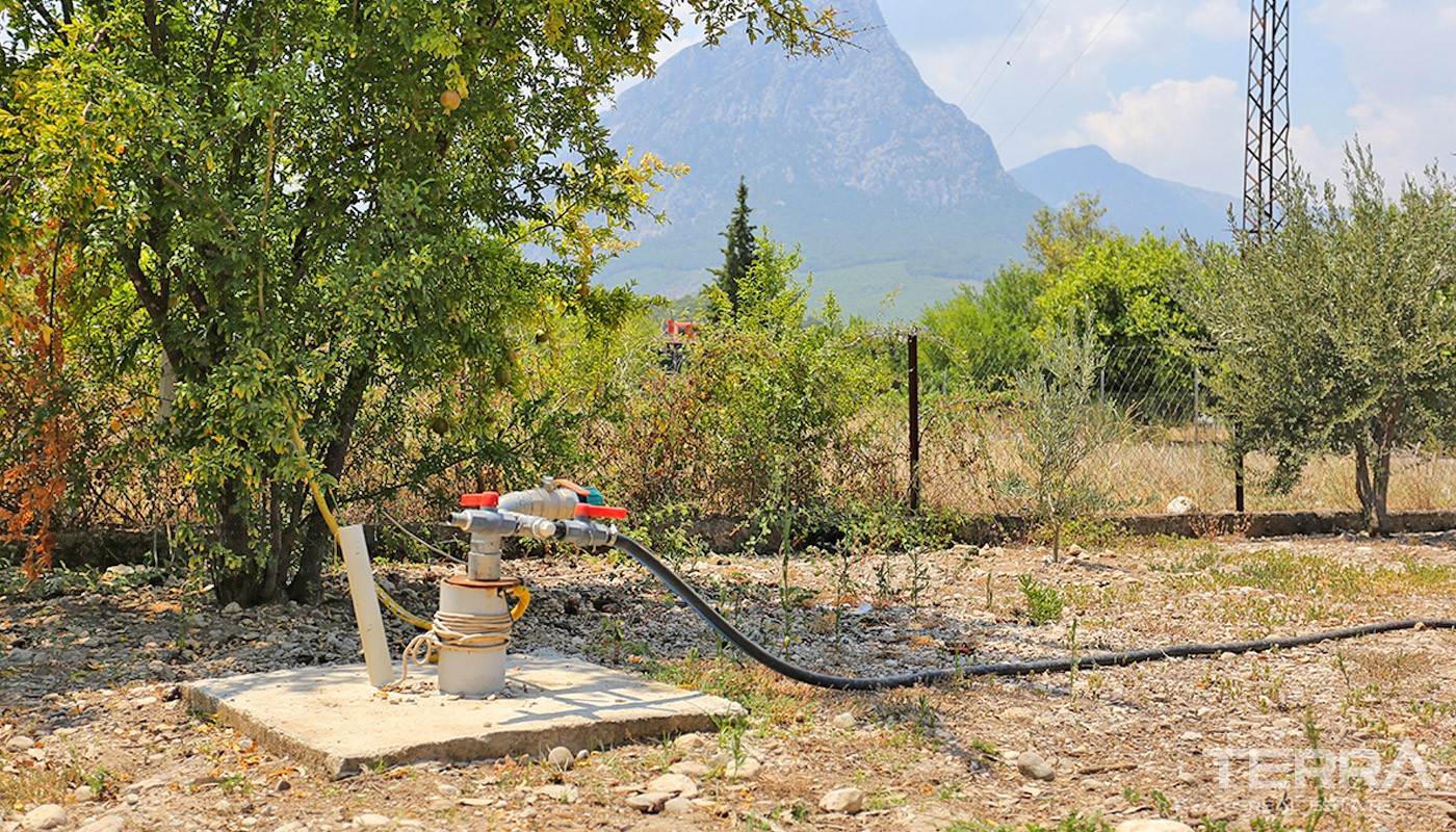 Resale House with Large Plot for Sale in Konyaaltı Antalya - 34850