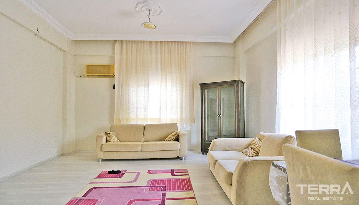 Resale House with Large Plot for Sale in Konyaaltı Antalya - 34858