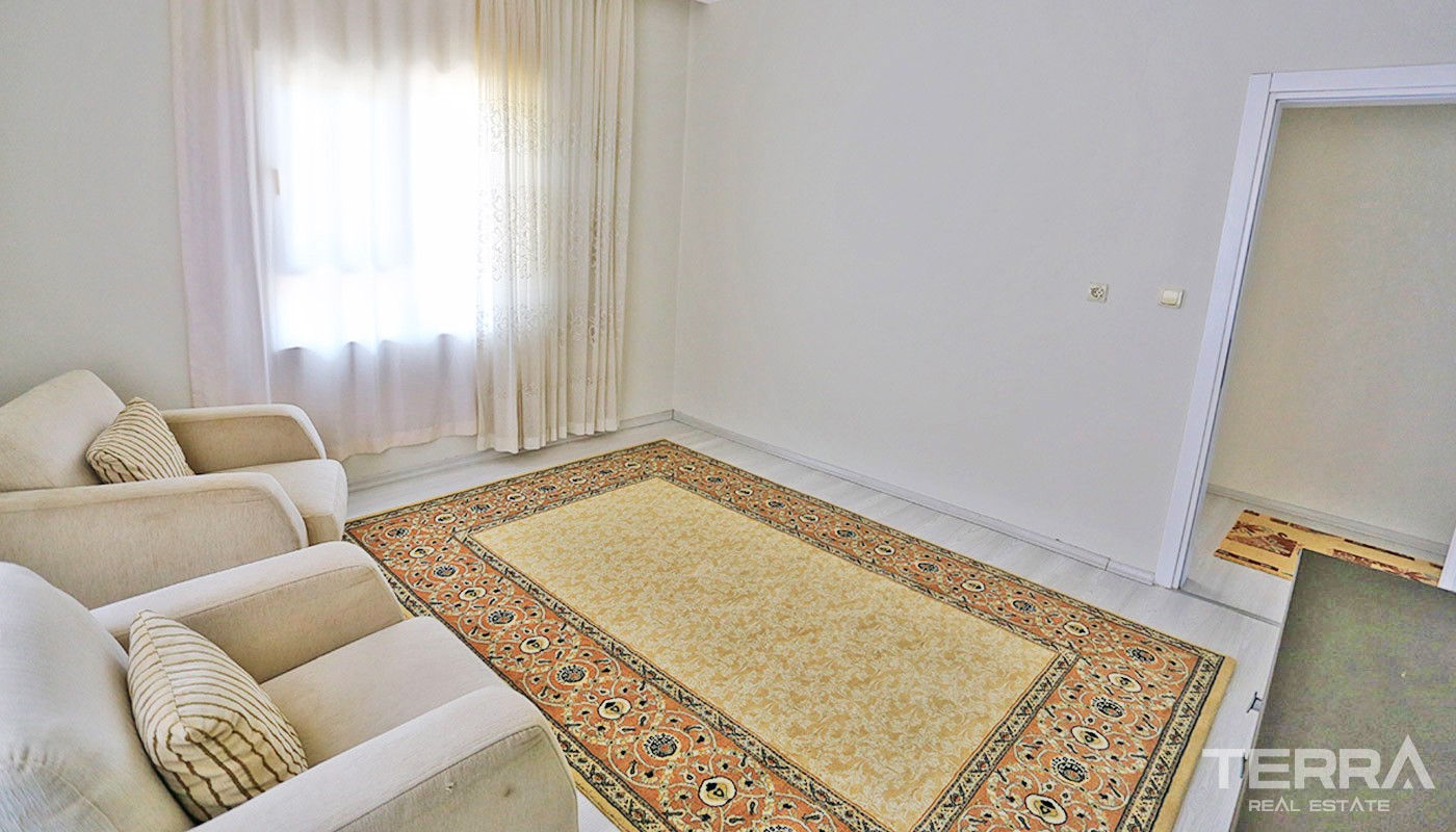 Resale House with Large Plot for Sale in Konyaaltı Antalya - 34866