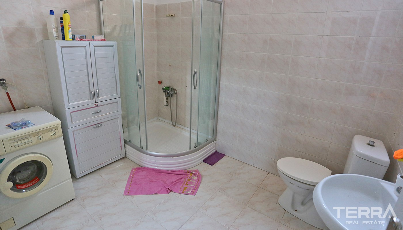 Resale House with Large Plot for Sale in Konyaaltı Antalya - 34870